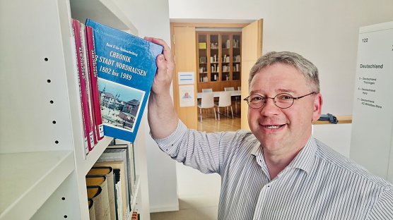Thomas M&uuml;ller arbeitet an der Fortsetzung der Nordh&auml;user Stadtchronik (Foto: agl)