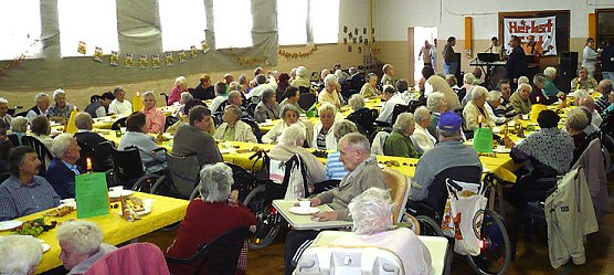 Freude bei &auml;lterer Generation (Foto: Klinik)