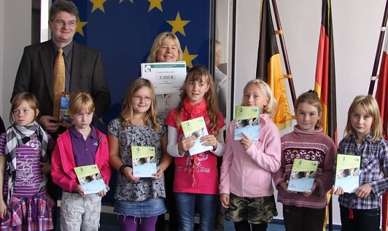 &Uuml;berreicht (Foto: privat)