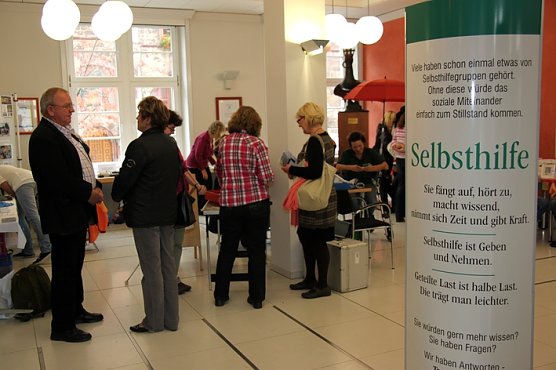 Infos im Mittelpunkt (Foto: J. Piper) Infos im Mittelpunkt (Foto: J. Piper)