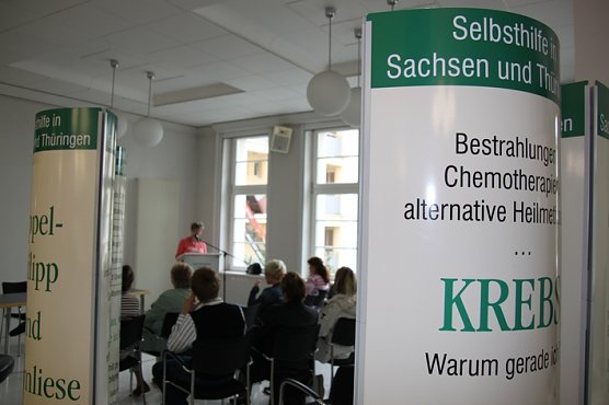 Infos im Mittelpunkt (Foto: J. Piper) Infos im Mittelpunkt (Foto: J. Piper)