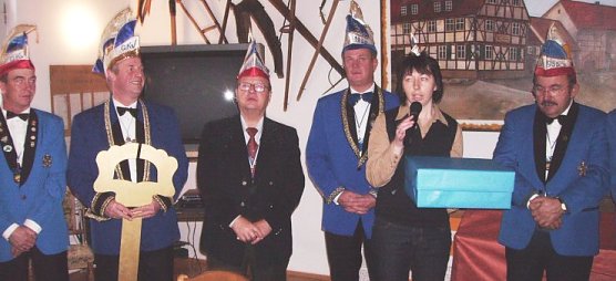 &Uuml;bergeben (Foto: nnz)