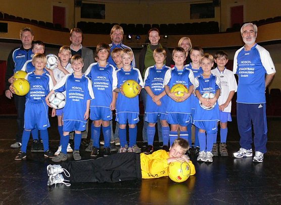 Kicker auf der Bühne (Foto: B. Susemihl) Kicker auf der Bühne (Foto: B. Susemihl)