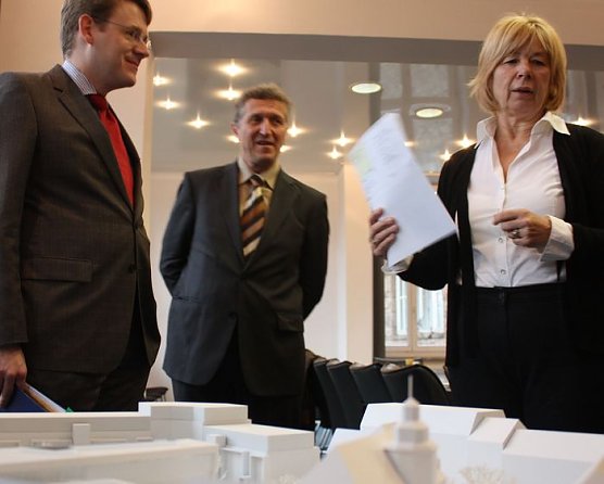 &Uuml;bergeben (Foto: I. Bergmann)