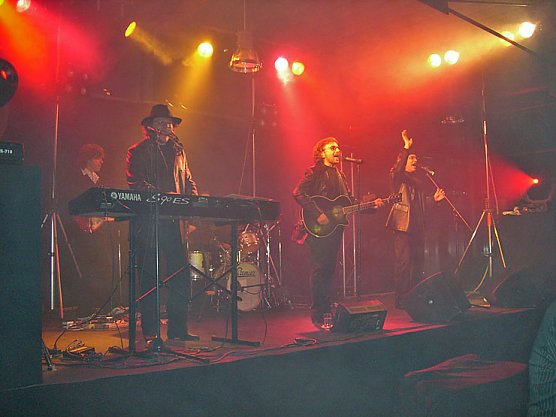 Tolle Stimmung im Autohaus (Foto: nnz)