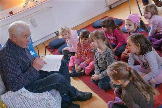 Vorgelesen (Foto: M. Daniel) Vorgelesen (Foto: M. Daniel)