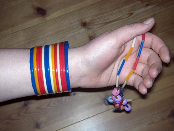 Schmuck aus Trinkröhrchen (Foto: privat) Schmuck aus Trinkröhrchen (Foto: privat)