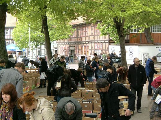 B&uuml;chermarkt vor der Blasiikirche (Foto: privat)