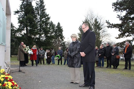 Kr&auml;nze niedergelegt (Foto: P. Grabe)