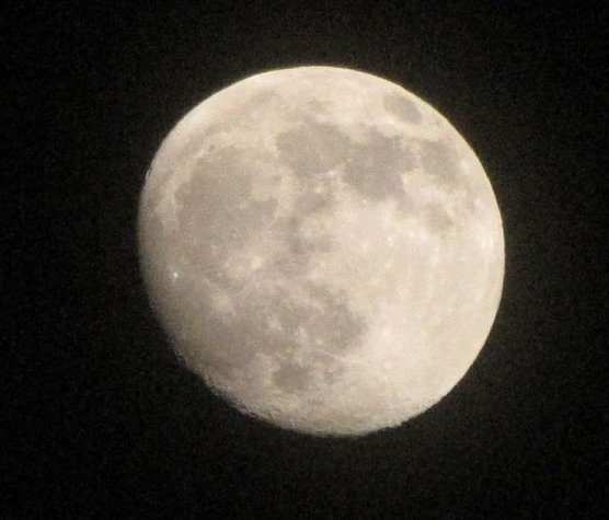 Der Mond (Foto: Walter Wimmer)