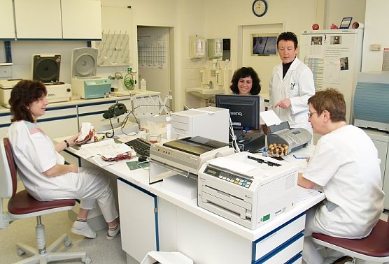 Im Labor des Institutes (Foto: SHK) Im Labor des Institutes (Foto: SHK)