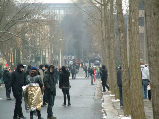 Brennende Barrikaden in der Franklin-Stra&szlig;e (Foto: Anonymus)