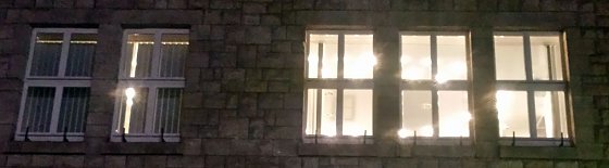 Bild: Hinter diesen Fenstern wird am liebsten ohne &Ouml;ffentlichkeit beraten.