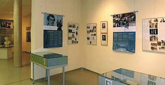 Bild: Blick in die Ausstellung in der Flohburg