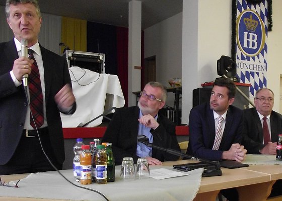 Bild: Wahlkampf beim Stammtisch