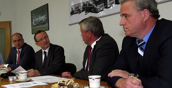 Bild: Poppenh&auml;ger (2. von rechts) zu Gast bei der Kreisverkehrswacht
