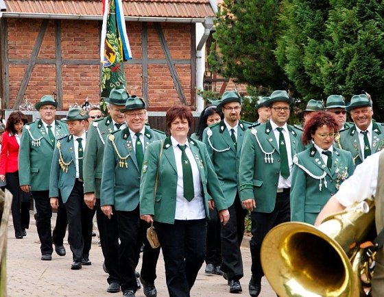 Bild: Sch&uuml;tzenfest in Obergebra
