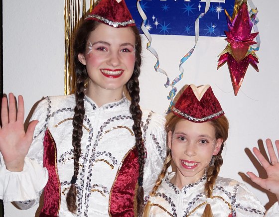 Bild: Die Tanzmariechen Lea und Maja-Christin 
