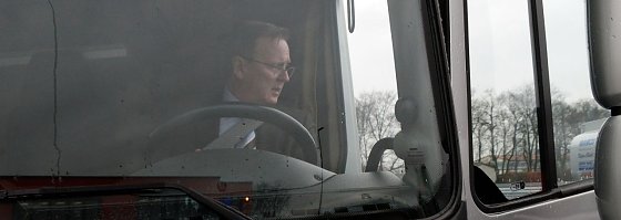 Bild: Endlich mal am Steuer: Ministerpr&auml;sident Bodo Ramelow