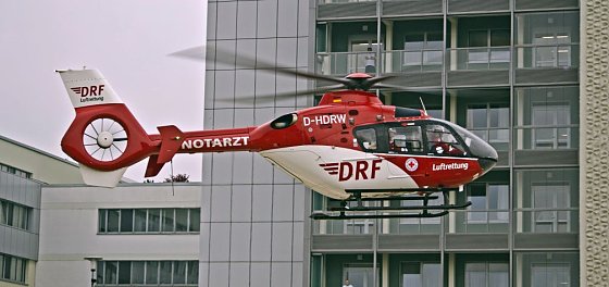 Bild: Christoph 37 beim Landeanflug am S&uuml;dharz Klinikum
