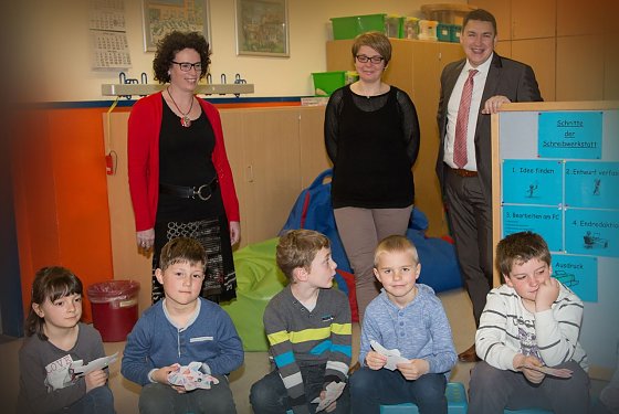 Bild: Frau Schmidt, Frau Sch&uuml;ler und Herr Uhlemann freuen sich &uuml;ber das neue Projekt