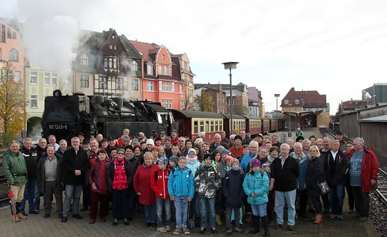 Bild: Kurz vor der Abfahrt zu Brocken. In Niedersachswerfen und Ilfeld sind noch viele G&auml;ste zugestiegen