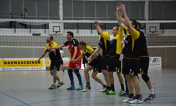 Bild: So wollen sie auch nach dem n&auml;chsten Heimspiel gegen Dresden jubeln