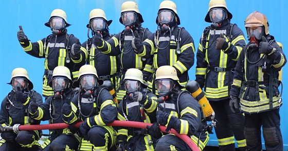 Bild: Hei&szlig;e Ausbildung im Brandcontainer