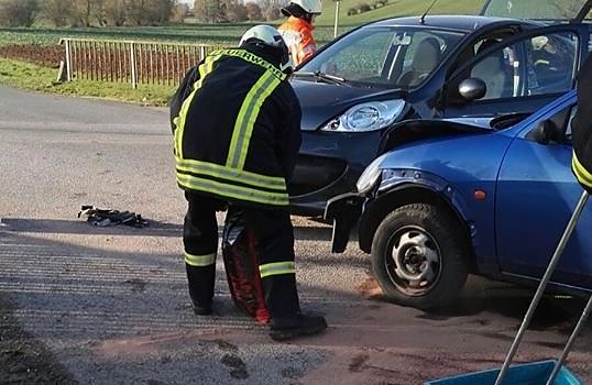 Bild: Stra&szlig;e nach Unfall gereinigt
