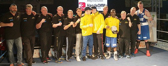 Bild: Das sind Sieger dieser Boxnacht: Der NSV gewinnt mit 15:8