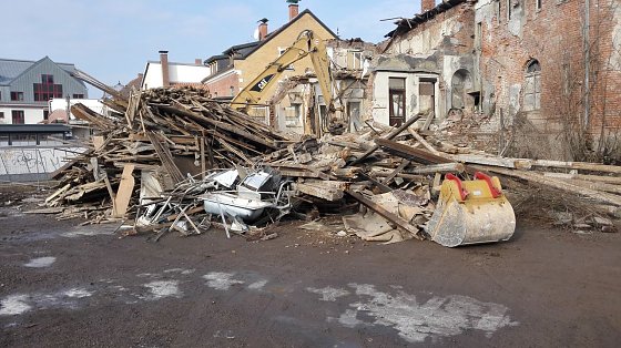 Bild: Der Abriss hat begonnen