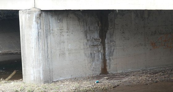 Bild: Br&uuml;cke muss untersucht werden