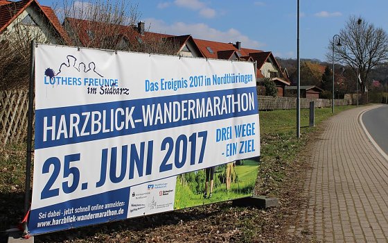 Bild: Werbung f&uuml;r den Wandermarathon in Neustadt