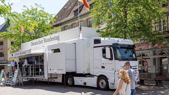 Bild: Parlamentarisches Infor-Mobil