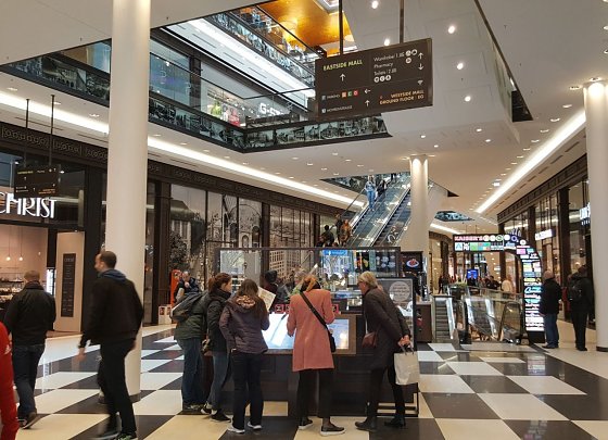 Bild: Shoppen ist immer noch angesagt