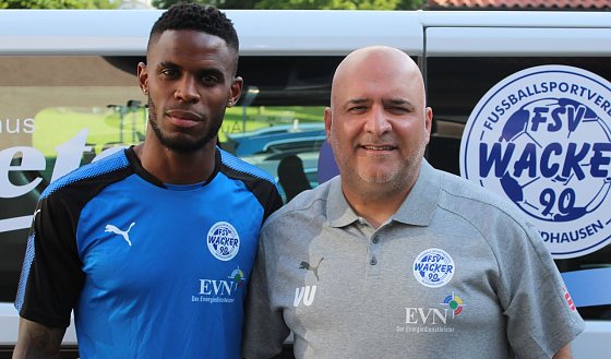 Bild: Buval mit Cheftrainer Volcan Uluc