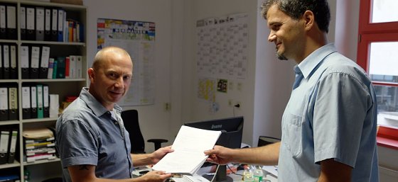 Bild: Unterschriftenlisten abgegeben