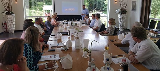 Bild: Treffen in der Kalkh&uuml;tte