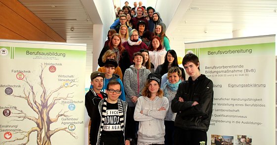 Bild: Besuch in der Bibliothek