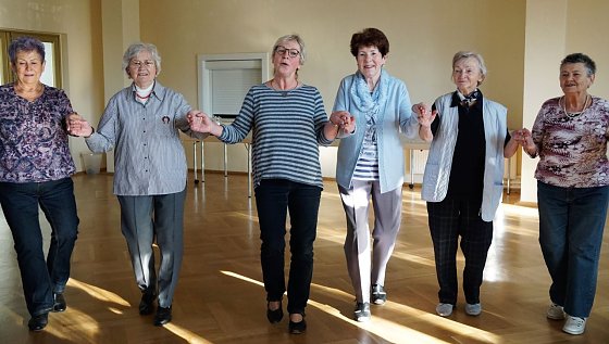 Bild: Die fitten Seniorent&auml;nzerinnen