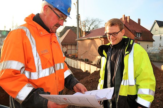 Bild: Polier Volker Enzenberg und Wassermeister Lars Holicki