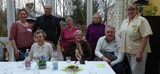 Bild: Besuch bei Senioren