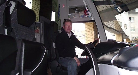 Bild: Bus fahren, fremde L&auml;nder erleben, stets zufriedene G&auml;ste an Bord � Michael Kimpel kann sich kein anderes Leben mehr vorstellen.
