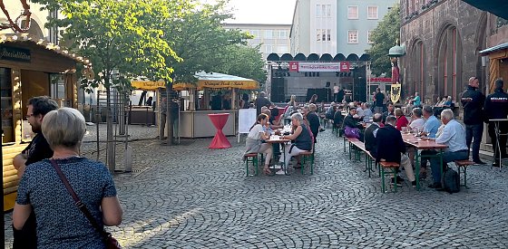 Bild: 6. Weinfest ist er&ouml;ffnet