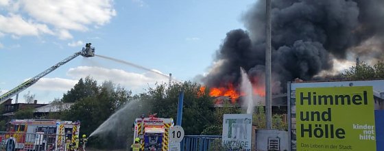 Bild: Gro&szlig;brand auf Bahnhofsgel&auml;nde