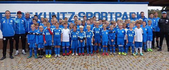 Bild: Alles klar zum Fu&szlig;ball-Ferien-Camp