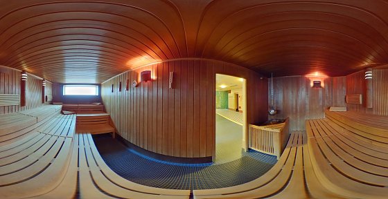 Bild: Blick in die Badehaus-Sauna