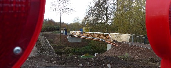 Bild: Es bewegt sich was an der Br&uuml;cke bei Bielen