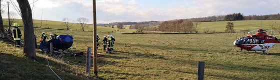 Bild: Eingeklemmter Fahrer wurde schnell befreit