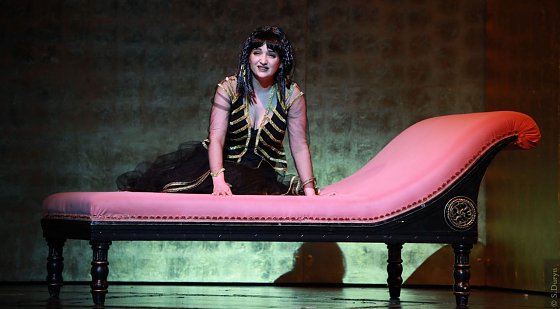Bild: Shira Patchornik als Cleopatra
